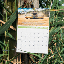 Lade das Bild in den Galerie-Viewer, Dorfkind Wandkalender Monat Juni
